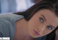 VIXEN Lana Rhoades tiene sexo con su jefe