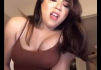 Tranny masturbates on camera