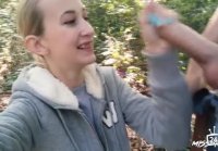 Wife sucks in the autumn forest and receives cunnilingus in gratitude