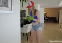 Dolly Lei gives her stepbrother to catch Pokémon in his co