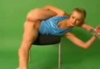 !Gymnast doing splits without panties!