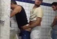 Anal en el baño, video amateur