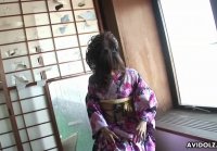 Japanese girl in kimono Chiaki flows like a bitch while poking her hairy dildo