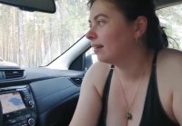 BBW rusa chupa la polla en el coche