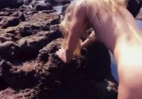 Sexo y mamada en la playa publica con pareja amateur