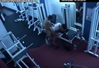 Sexo en el gimnasio en camara oculta