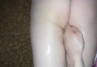 Dude fists his wife with his hand and she cums with screams