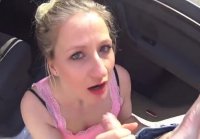 Öffentlicher Blowjob im Freien mit deutscher Blondine